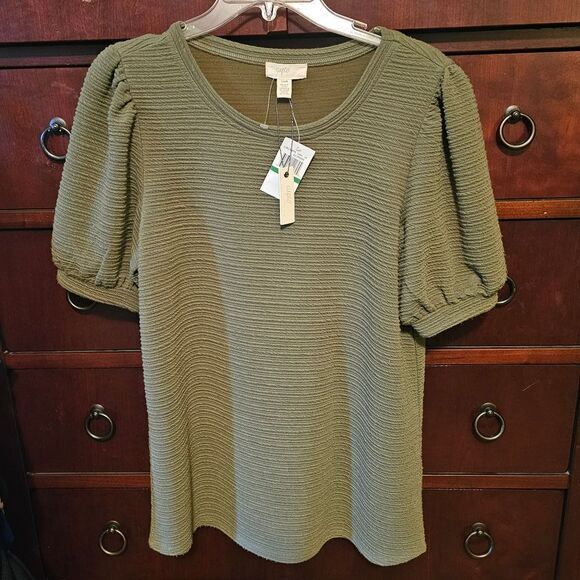CUPIO OLIVE GREEN PUFFED SLEEVE TOP - Picture 6 of 6